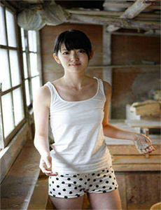脱裤美女
